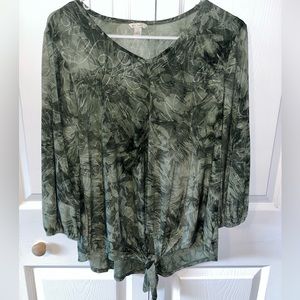 J/M Sportswear multicolored blouse medium in great used condition.